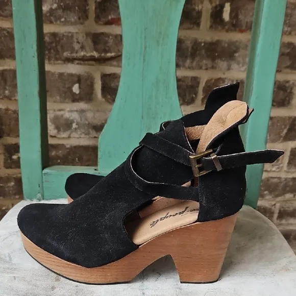 Black Suede Women's Heeled Shoes