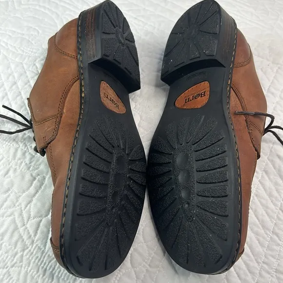 Born •11• Brown Leather Lace Up Dress Shoes