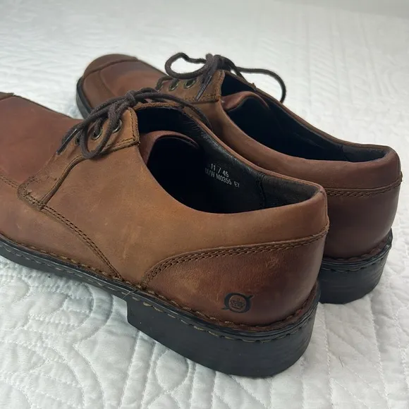 Born •11• Brown Leather Lace Up Dress Shoes