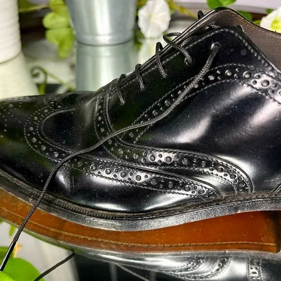 Bostonian Wingtip Oxford Leather Black Dress Shoes (EUC)​​