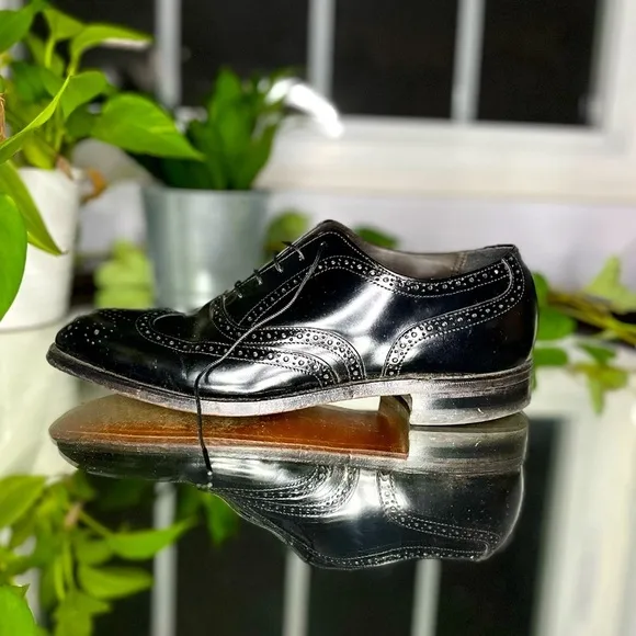 Bostonian Wingtip Oxford Leather Black Dress Shoes (EUC)​​