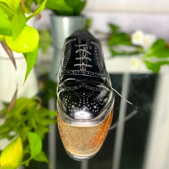 Bostonian Wingtip Oxford Leather Black Dress Shoes (EUC)​​