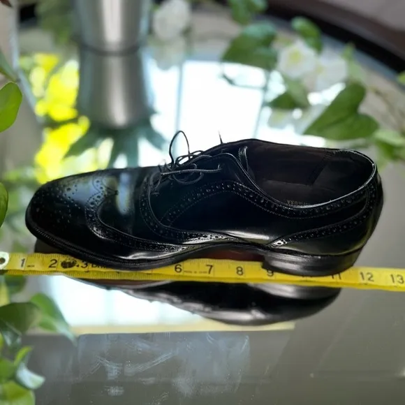 Bostonian Wingtip Oxford Leather Black Dress Shoes (EUC)​​