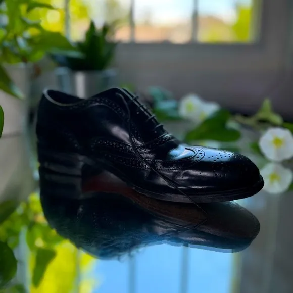 Bostonian Wingtip Oxford Leather Black Dress Shoes (EUC)​​
