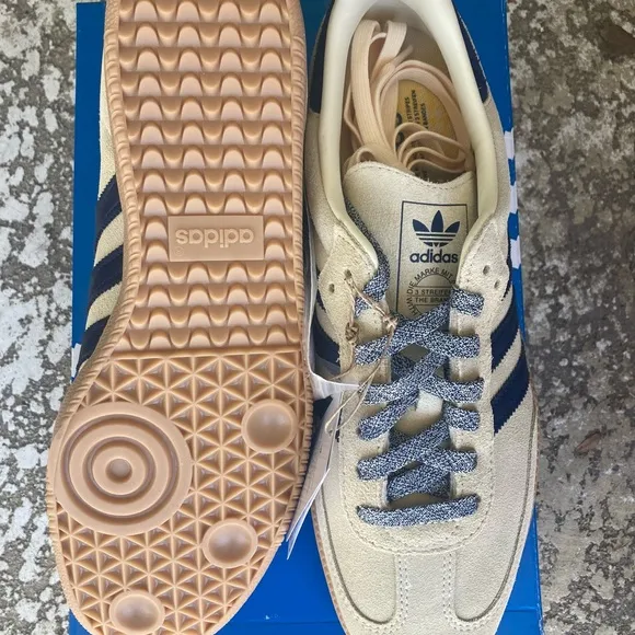 Brand New / Deadstock Adidas Samba OG. Men's 11.5. Unreleased colorway!