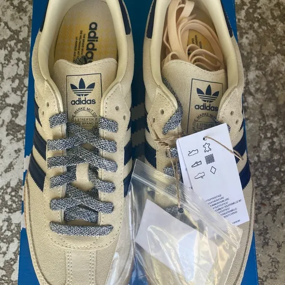 Brand New / Deadstock Adidas Samba OG. Men's 11.5. Unreleased colorway!