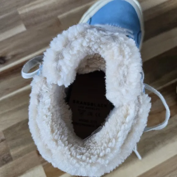 Brandblack LA Women's Capo Faux Shearling Chambray Premium Casual Shoe Size 6