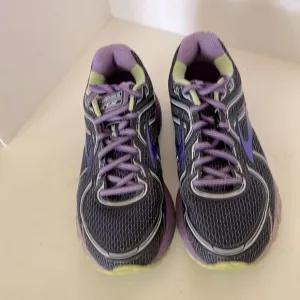 Brooks Purple and Green GTS 16 Run Happy Running Shoes Sneakers Size 8.5