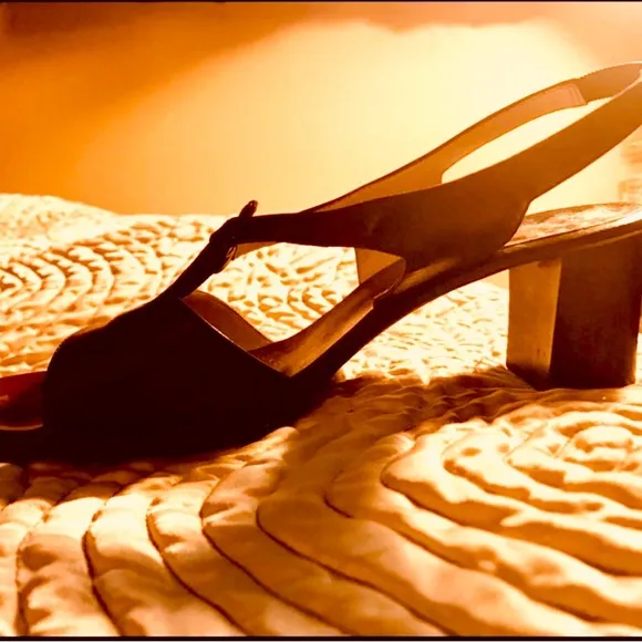 Bruno Magli Brown Leather Sandals Strappy Design