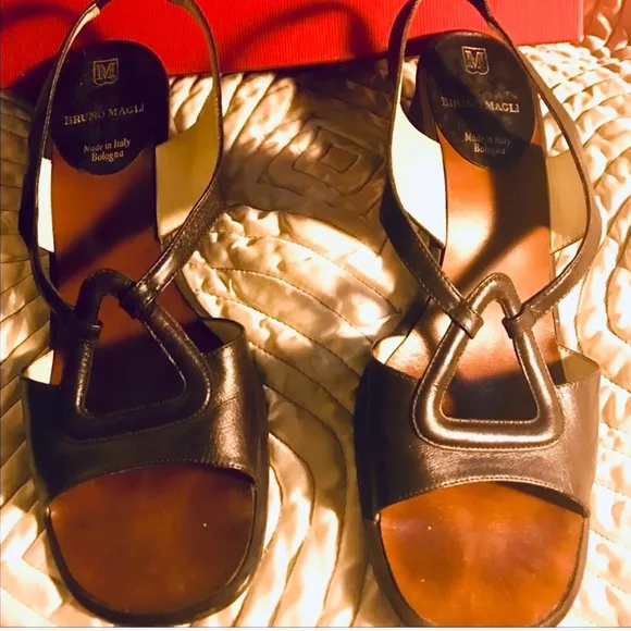 Bruno Magli Brown Leather Sandals Strappy Design