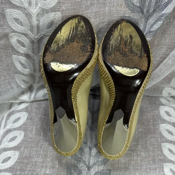 Burberry beige Peep Toe Heels size US 8.5,EU 39