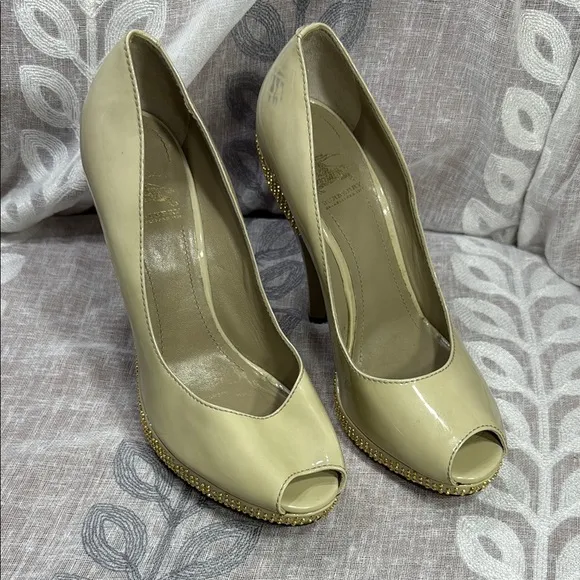 Burberry beige Peep Toe Heels size US 8.5,EU 39