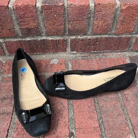 Butter shoes with plastic jewel attached at toe. size 6 Made in Italy