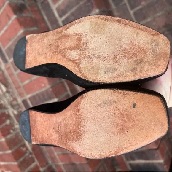 Butter shoes with plastic jewel attached at toe. size 6 Made in Italy