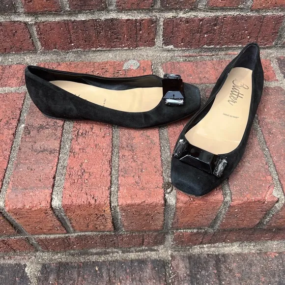 Butter shoes with plastic jewel attached at toe. size 6 Made in Italy