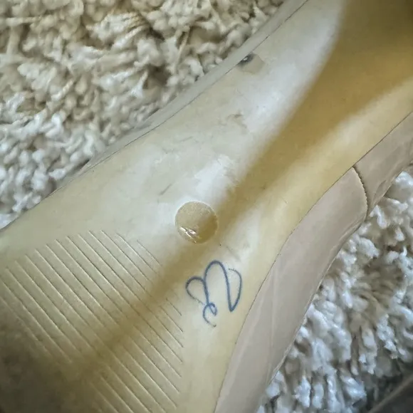 Carlos by Carlos Santana shiny tan beige closed toe elegant high heel shoes.