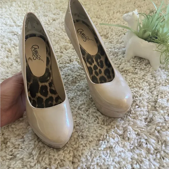 Carlos by Carlos Santana shiny tan beige closed toe elegant high heel shoes.