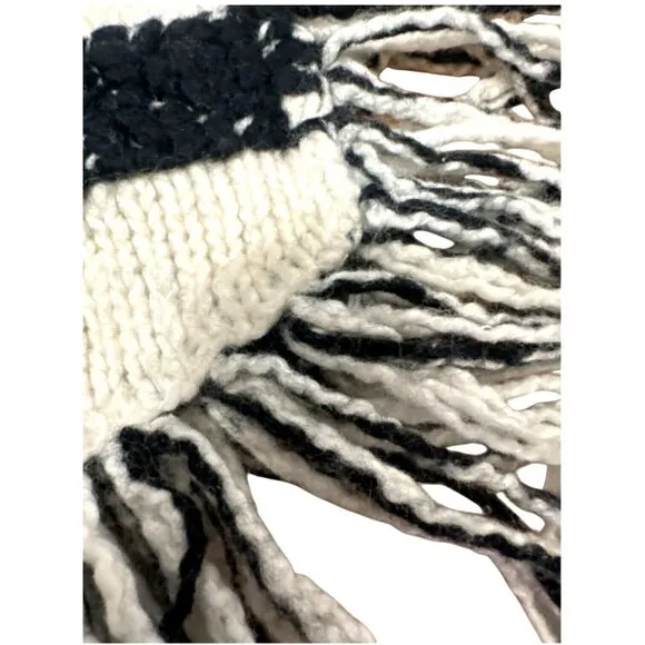 CCC Handcrafted Luxury Black White Poncho Geometric Design Fringe Knit Zip Up OS