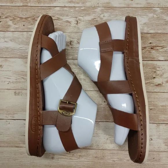 Chaco Brown Strappy Flat Summer Sandals NWOT or Box Women's Size 35