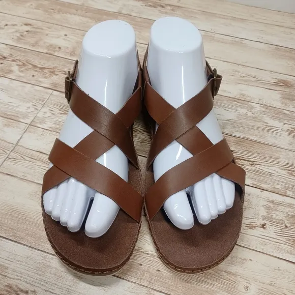 Chaco Brown Strappy Flat Summer Sandals NWOT or Box Women's Size 35