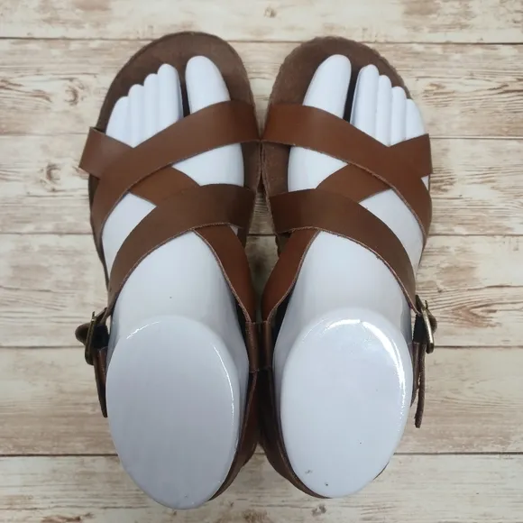 Chaco Brown Strappy Flat Summer Sandals NWOT or Box Women's Size 35