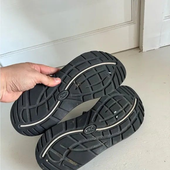 Chaco women’s ZX2 strappy sandals size 9.