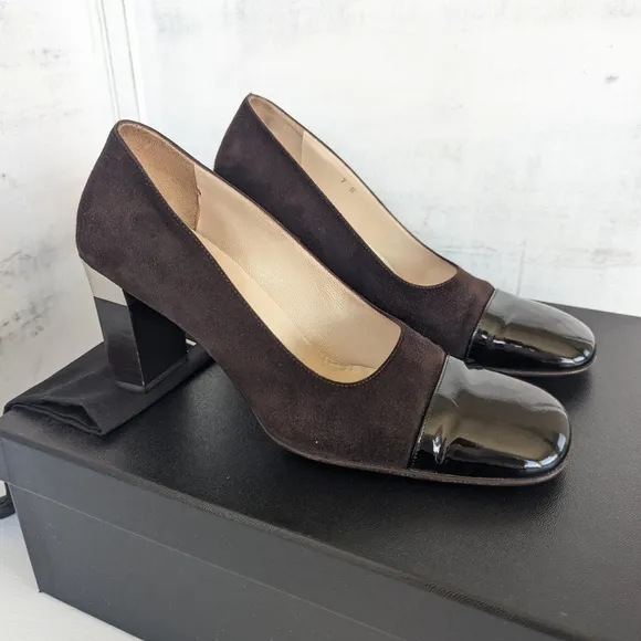 CHANEL Black Heels with Sophisticated Patent Toe