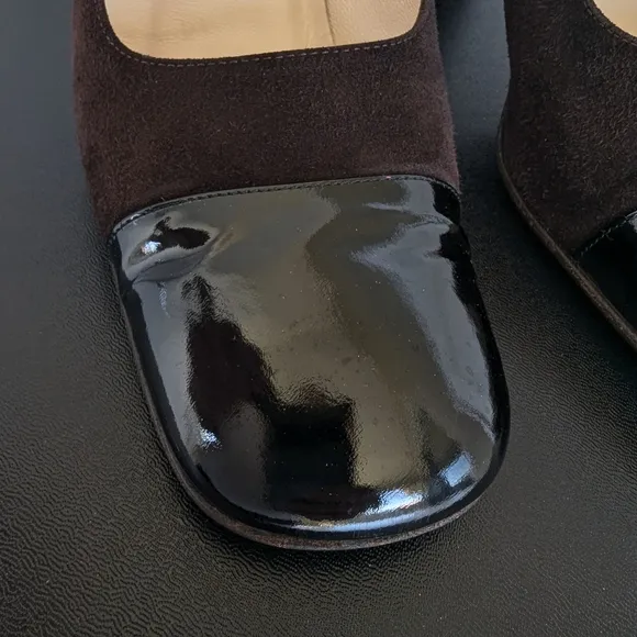 CHANEL Black Heels with Sophisticated Patent Toe