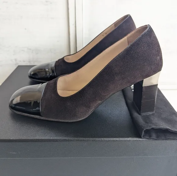 CHANEL Black Heels with Sophisticated Patent Toe