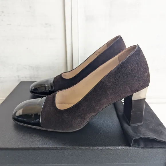 CHANEL Black Heels with Sophisticated Patent Toe