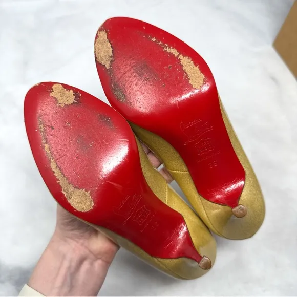 Christian Louboutin Vintage Yoyo 85 Glittery Patent Leather Peep Toe Pumps Gold