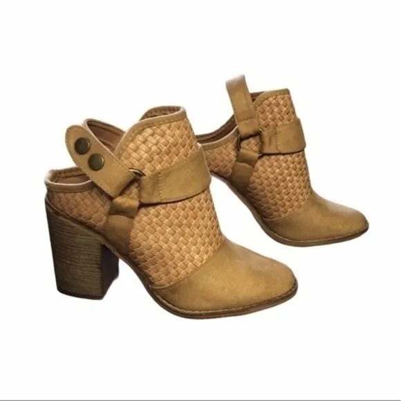 Chunky Heel Slingback Almond Toe Fall Heel Ankle Boots Size 8.5