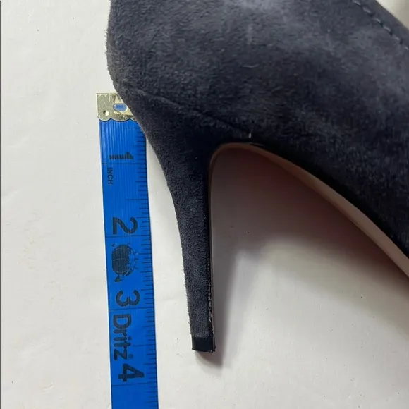 Coach Women's charcoal Grey Suede Pumps
