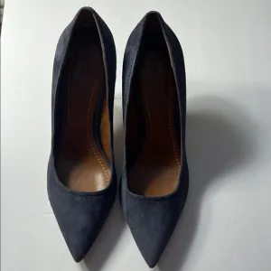 Coach Women's charcoal Grey Suede Pumps