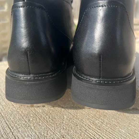 Cole Haan Black Leather Oxfords with Lace-Up Design