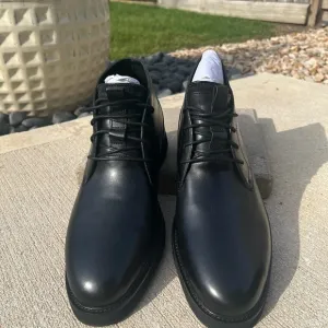 Cole Haan Black Leather Oxfords with Lace-Up Design