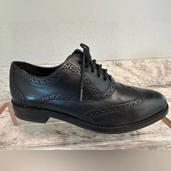 Cole Haan black wingtip Oxfords Sz 5