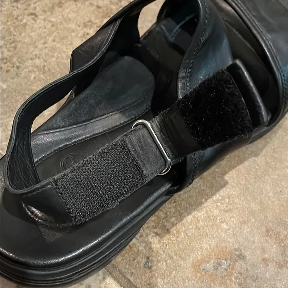 Cole Haan Crawford Black Leather Sandals Mens Size 10.5M Comfort Shoes