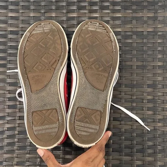 Converse sneakers women’s size 10