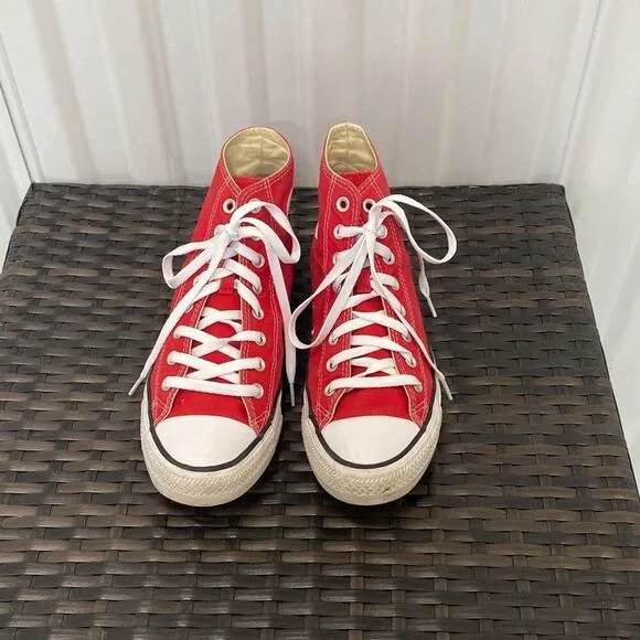 Converse sneakers women’s size 10