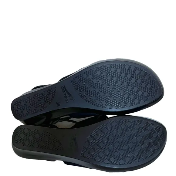 Dansko Addison Strappy Patent Leather Sandals In Black Size 8