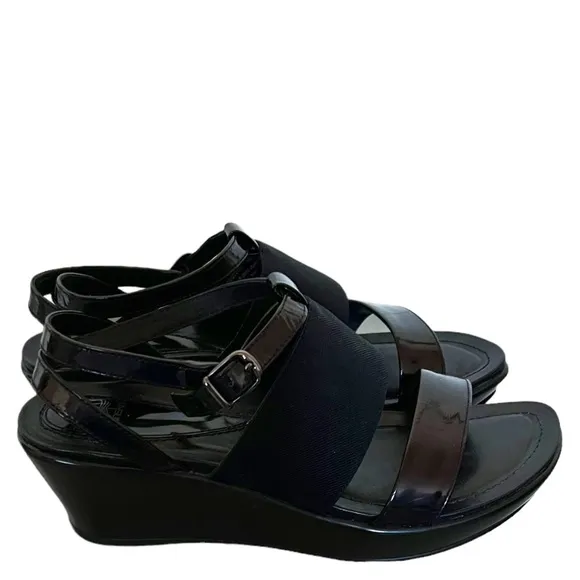 Dansko Addison Strappy Patent Leather Sandals In Black Size 8