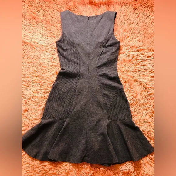 Diane von Furstenberg Carla Sleeveless Dropped-Waist Dress. Size 8