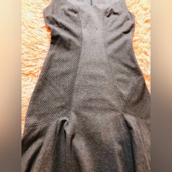 Diane von Furstenberg Carla Sleeveless Dropped-Waist Dress. Size 8