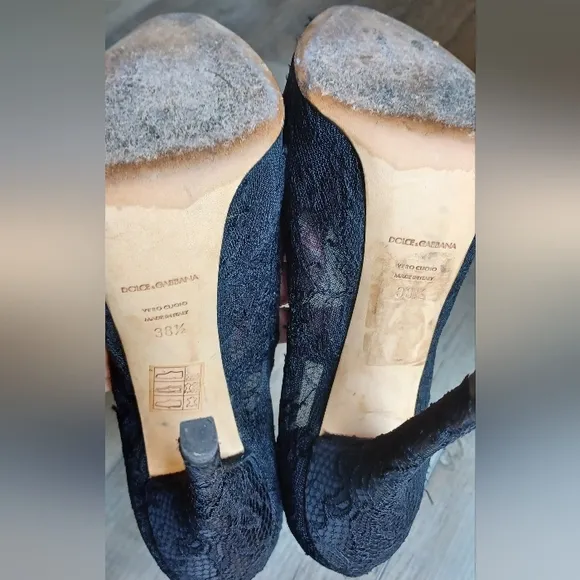 Dolce &amp; Gabbana shoes. Size  38.5 in black