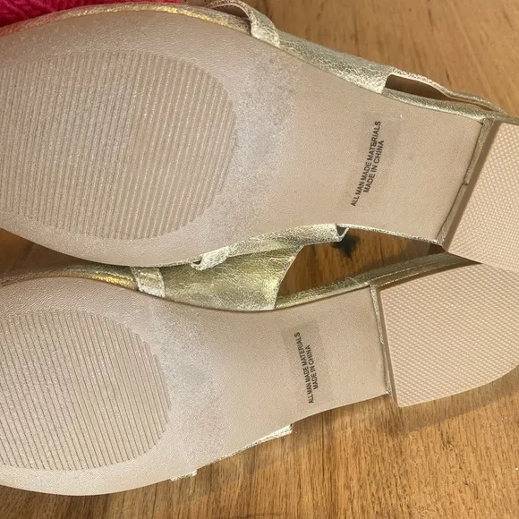 Dolce Vita Carder Elegant Gold Women's Mary Jane Flats Shoes 9 NWT