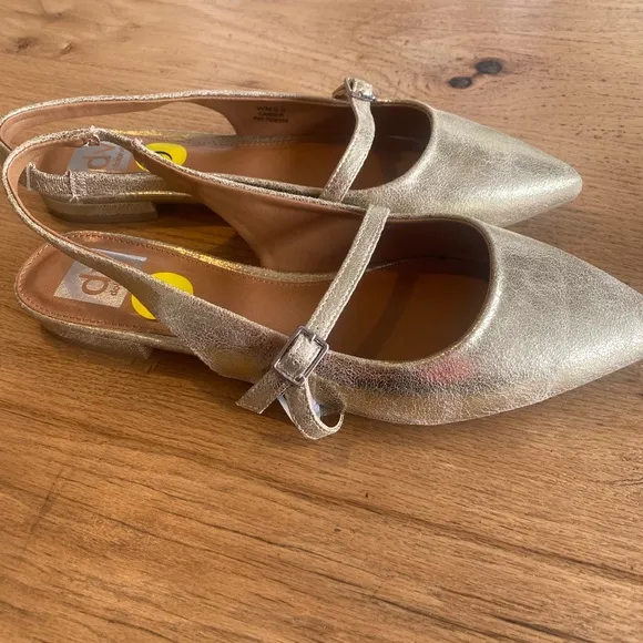 Dolce Vita Carder Elegant Gold Women's Mary Jane Flats Shoes 9 NWT