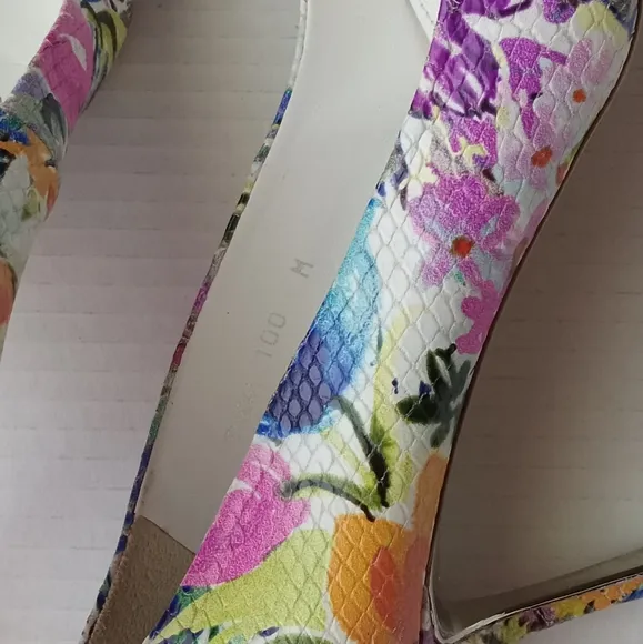 🩷💚🆕⚜️Donald J. Pliner⚜️🩷💚Treva Womens Floral Heels Multicolor Pumps Size 10