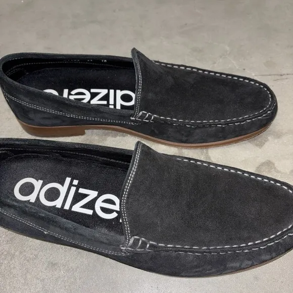 Donald Pliner Mens 10 Suede Slip On Loafer White Stitch Adizero Insole Comfort