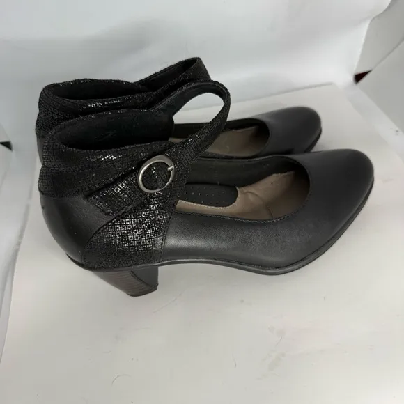 Earth  Black Garnet Women's Mary Jane heelsShoes size 6.5